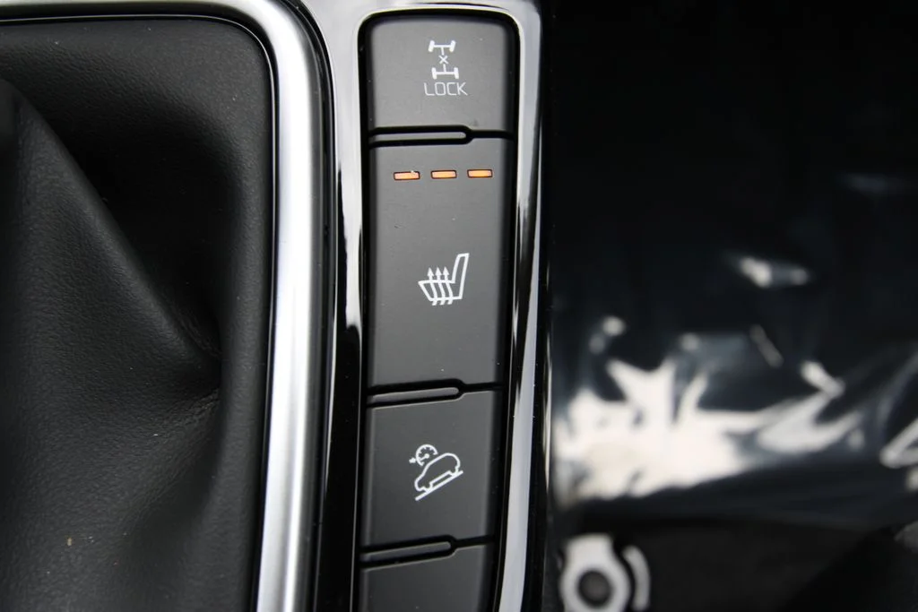 New 2026 Pluton Blue / Black Roof Kia S image 28