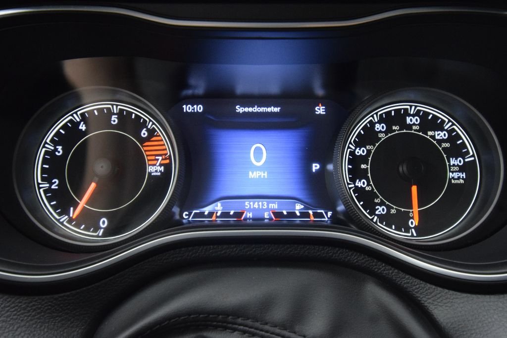 Used 2023 Gray Jeep Altitude image 12
