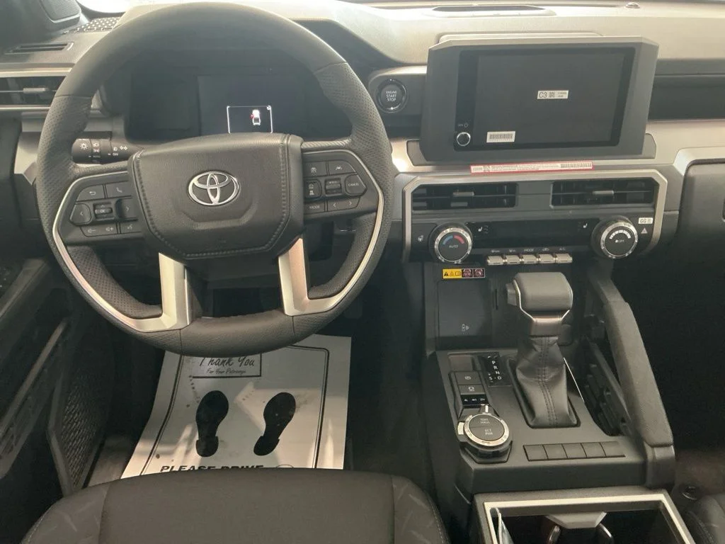 2026 Toyota Tacoma SR5 - Photo 18