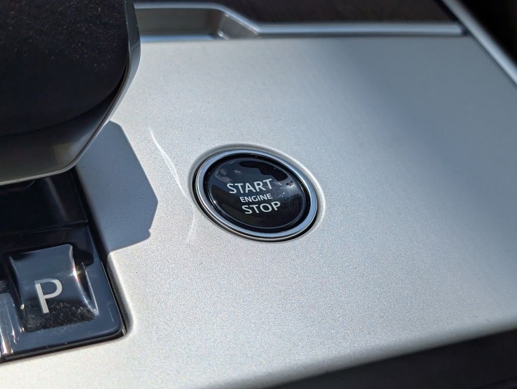New 2026 Varesine Blue Land Rover SE image 17