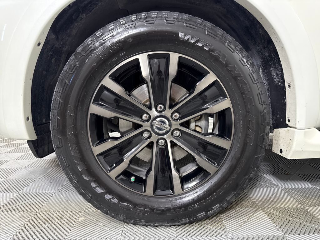 Used 2020 White Nissan Platinum image 22