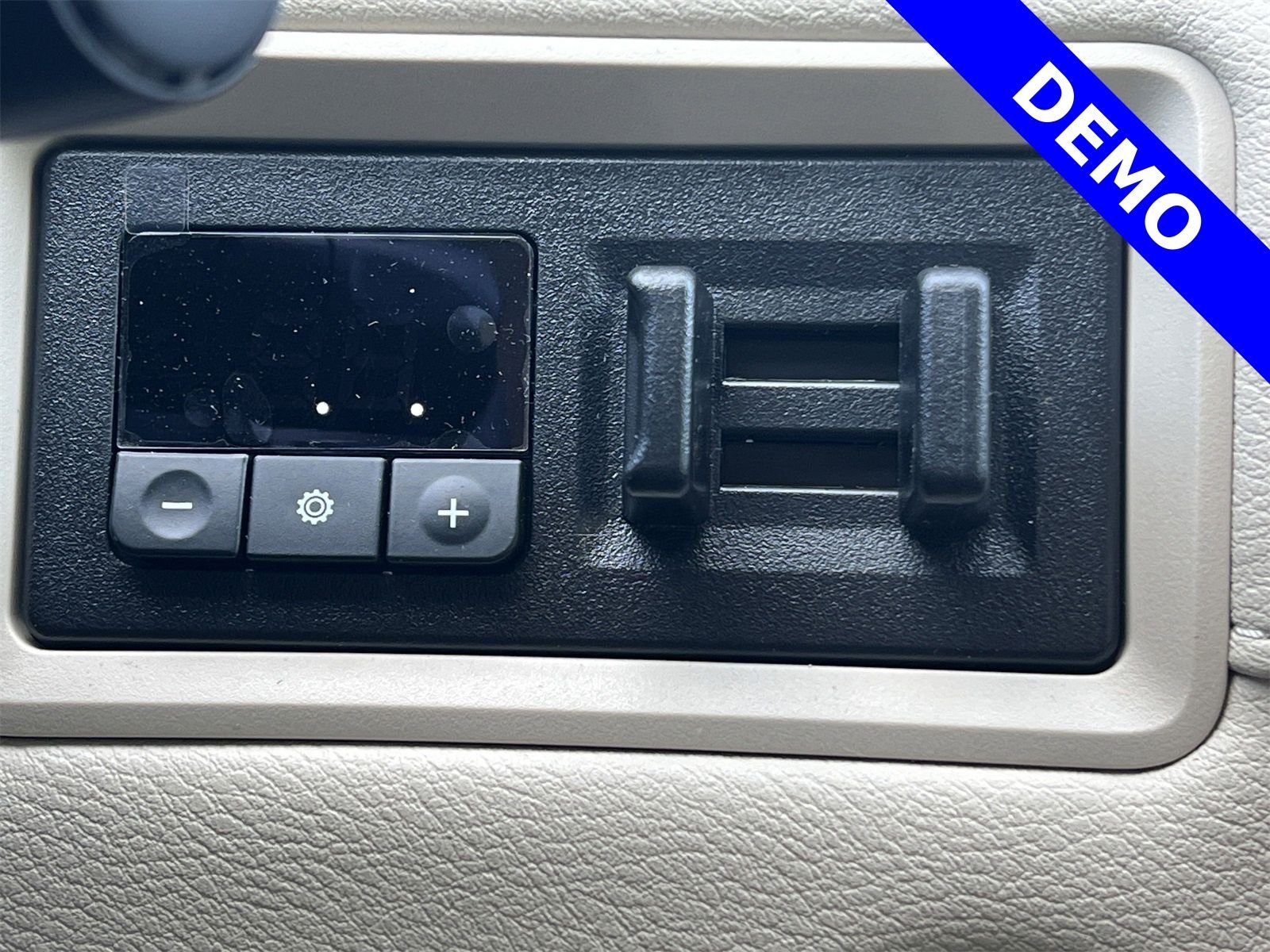 2025 Nissan Armada Platinum Reserve - Photo 7