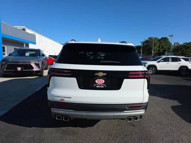 New 2027 Summit White Chevrolet LT image 3