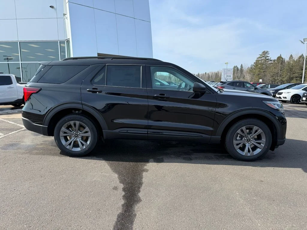2026 Ford Explorer Active - Photo 2