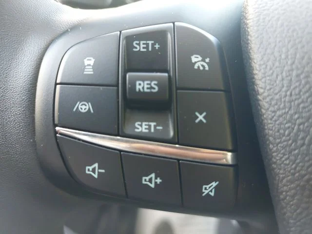 Used 2025 White Ford Badlands image 17