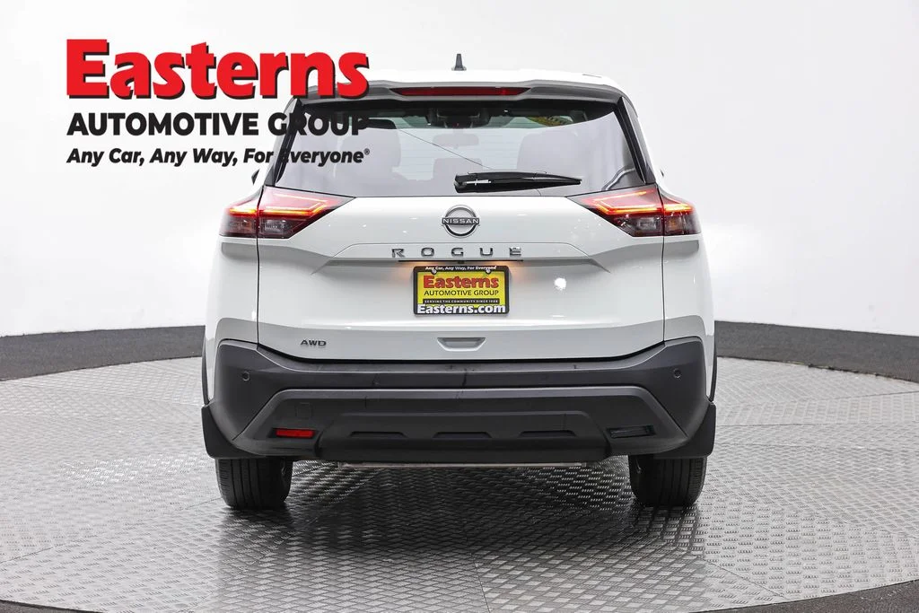Used 2023 White Nissan S image 5