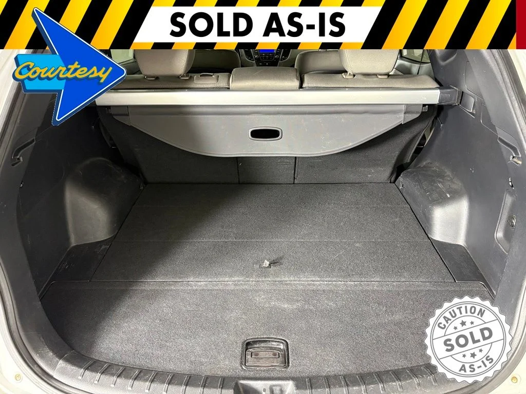 Used 2013 White Hyundai Base image 31