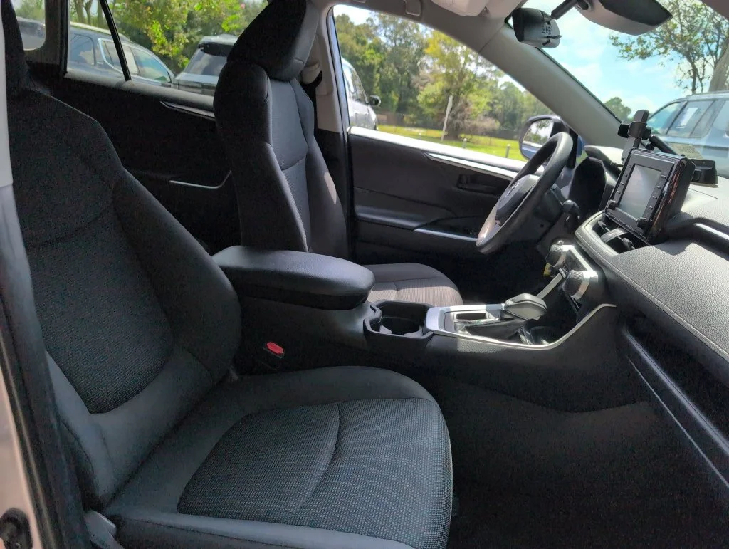 Used 2019 Silver Toyota LE image 31
