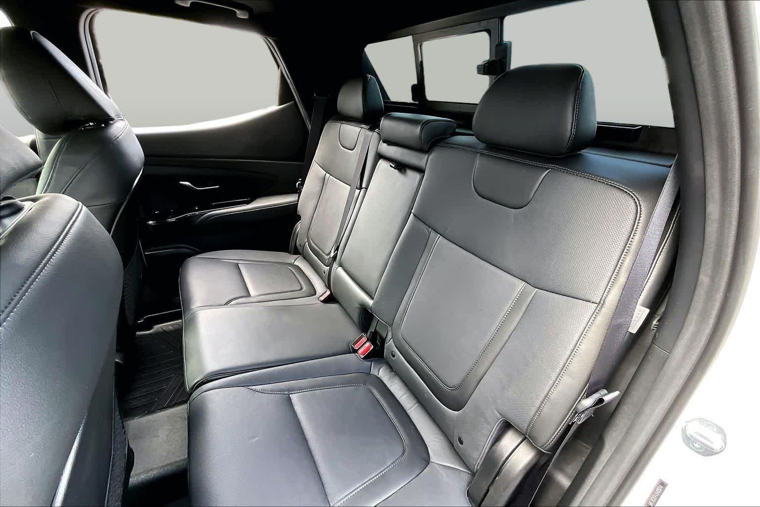 Used 2025 Atlas White Hyundai Limited image 20