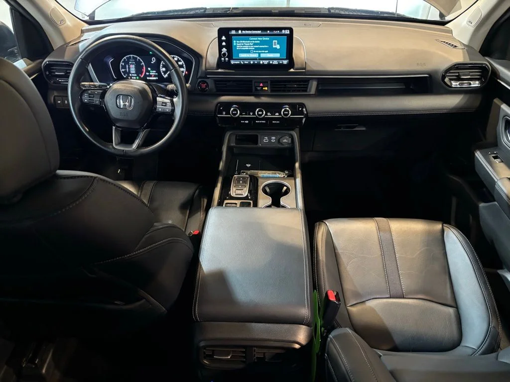 Certified Used 2025 Modern Steel Metallic Honda AWD TRG image 12