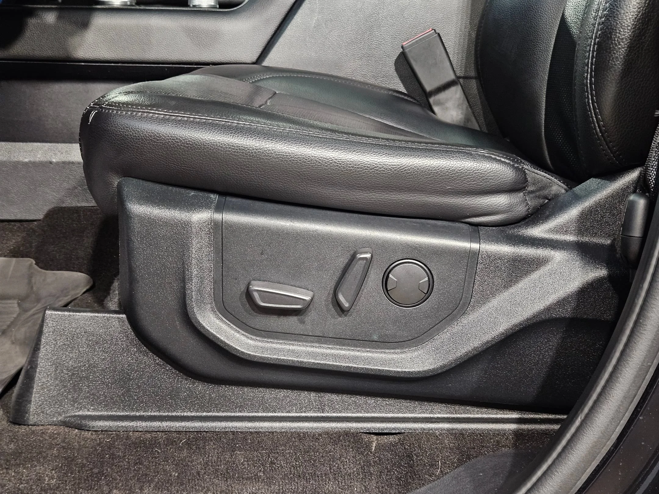 Used 2020 Agate Black Ford XLT image 23