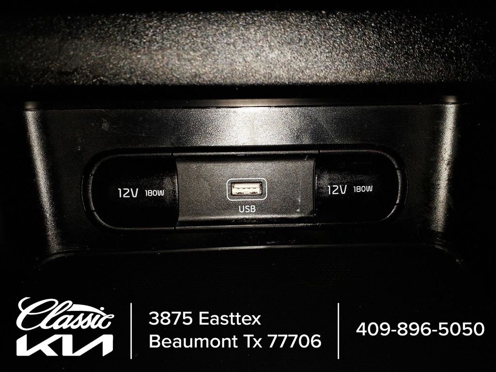 Used 2023 White Kia LXS image 23