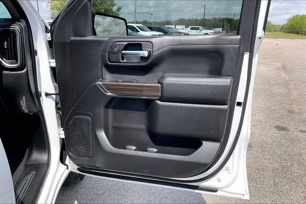 Used 2022 White Chevrolet RST image 29