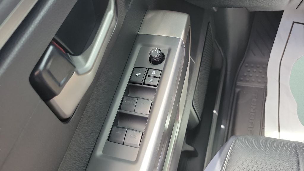 2026 Toyota Tundra SR5 - Photo 18