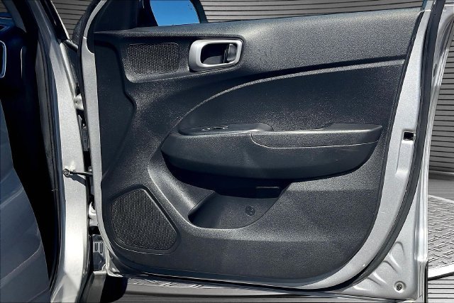 2025 Hyundai Venue SEL - Photo 30