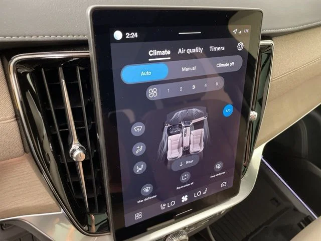 2026 Volvo XC90 Plus - Photo 26