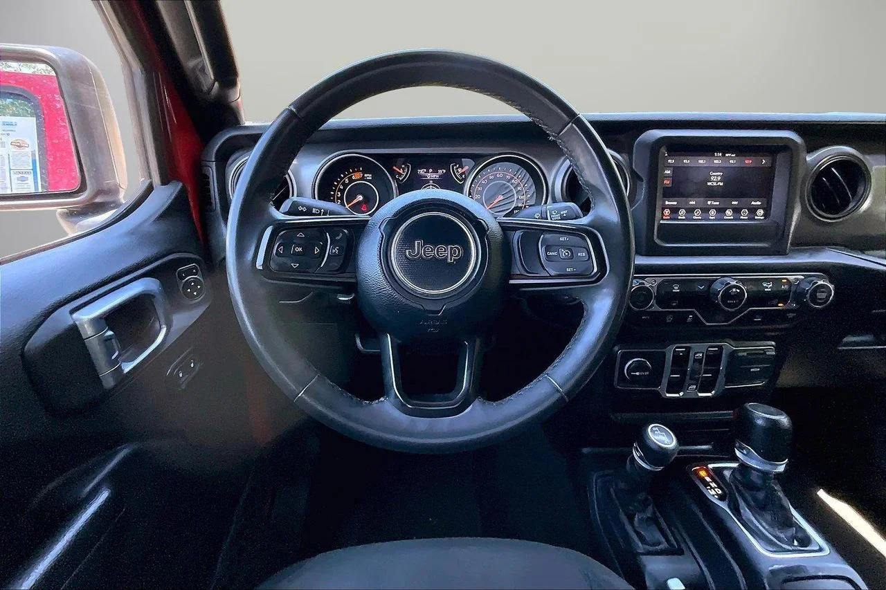 Used 2023 Red Jeep Sport S image 11