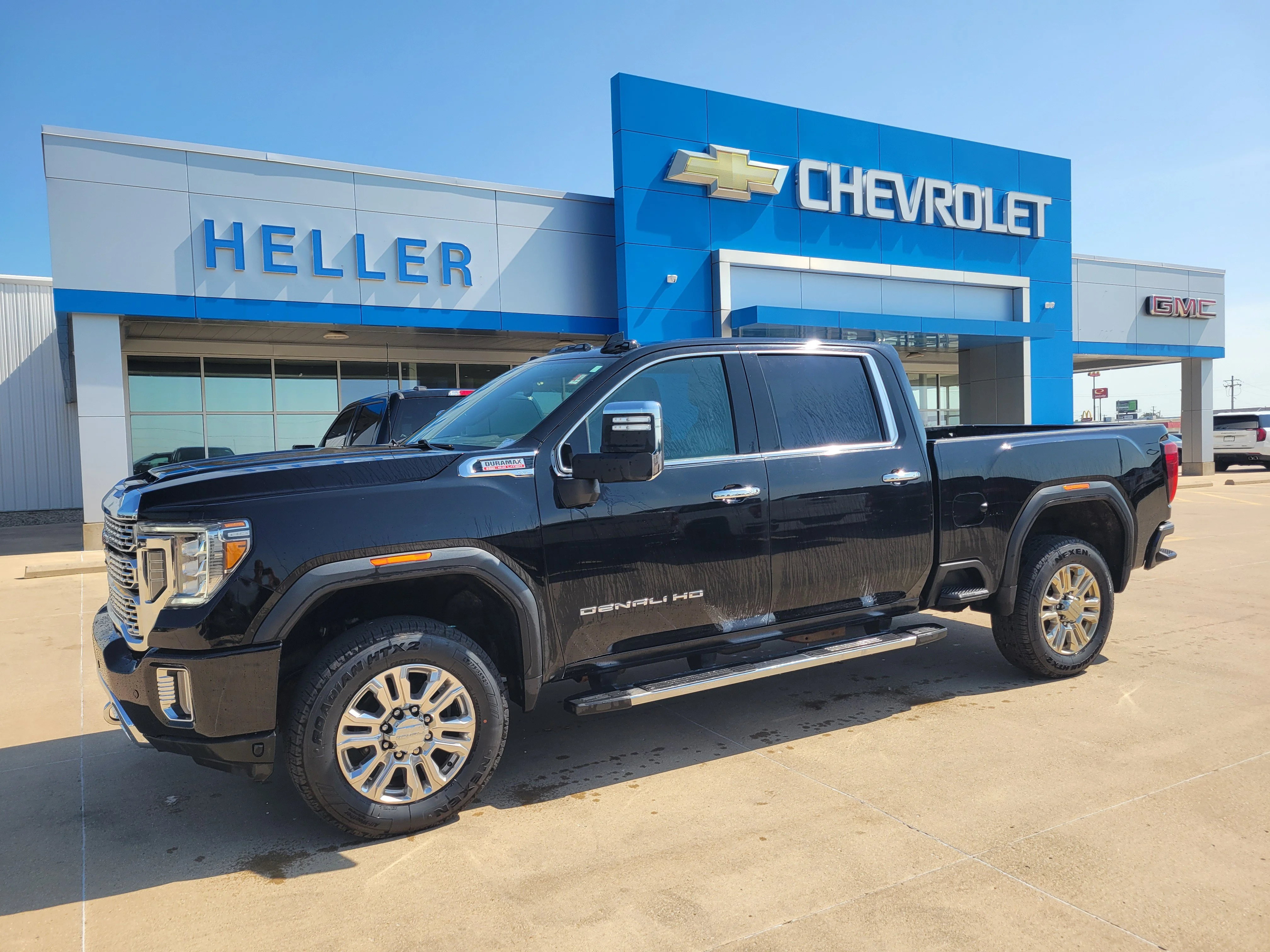 Used 2023 Onyx Black GMC Denali image 3