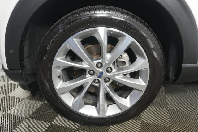 Used 2021 Star White Ford Platinum image 9