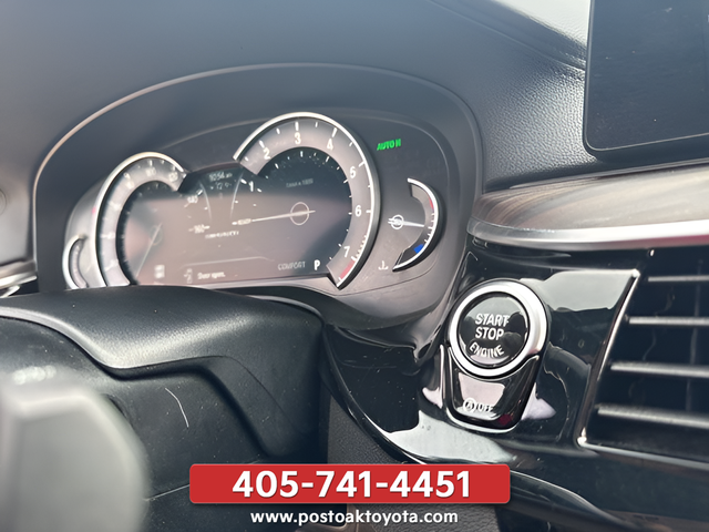 Used 2018 Blue BMW M550i xDrive image 32