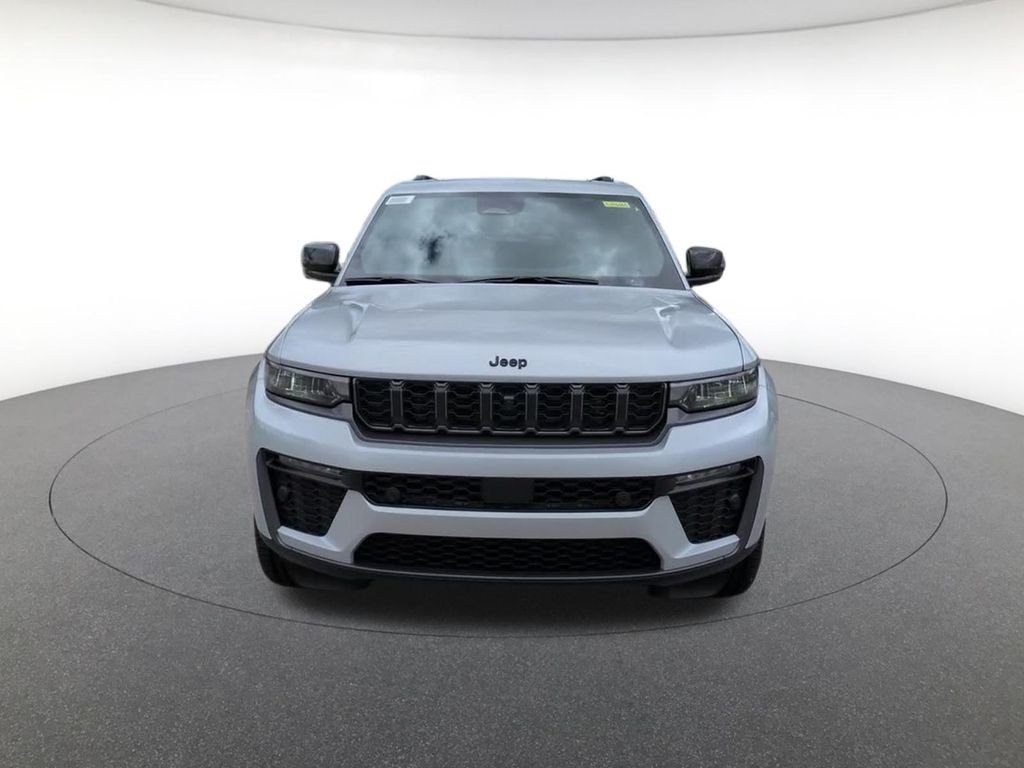 New 2026 Silver Zynith Exterior Paint Jeep  image 11