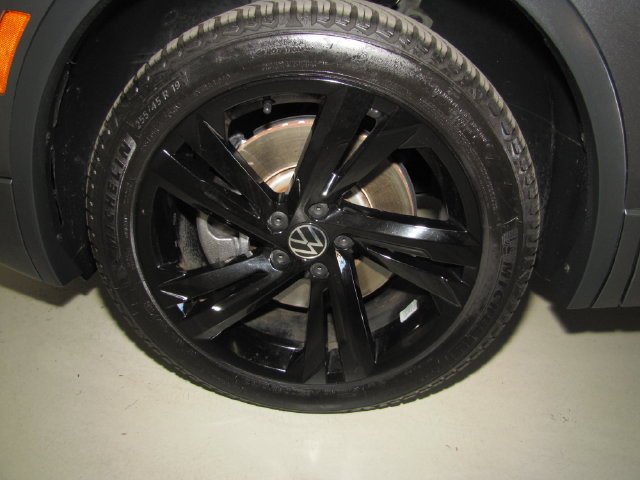 Used 2023 Gray Volkswagen SE R-Line Black image 24