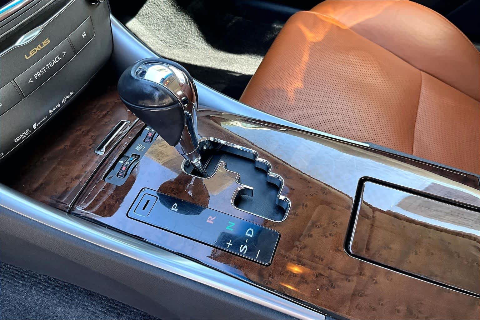 Used 2015 Starfire Pearl Lexus  image 15