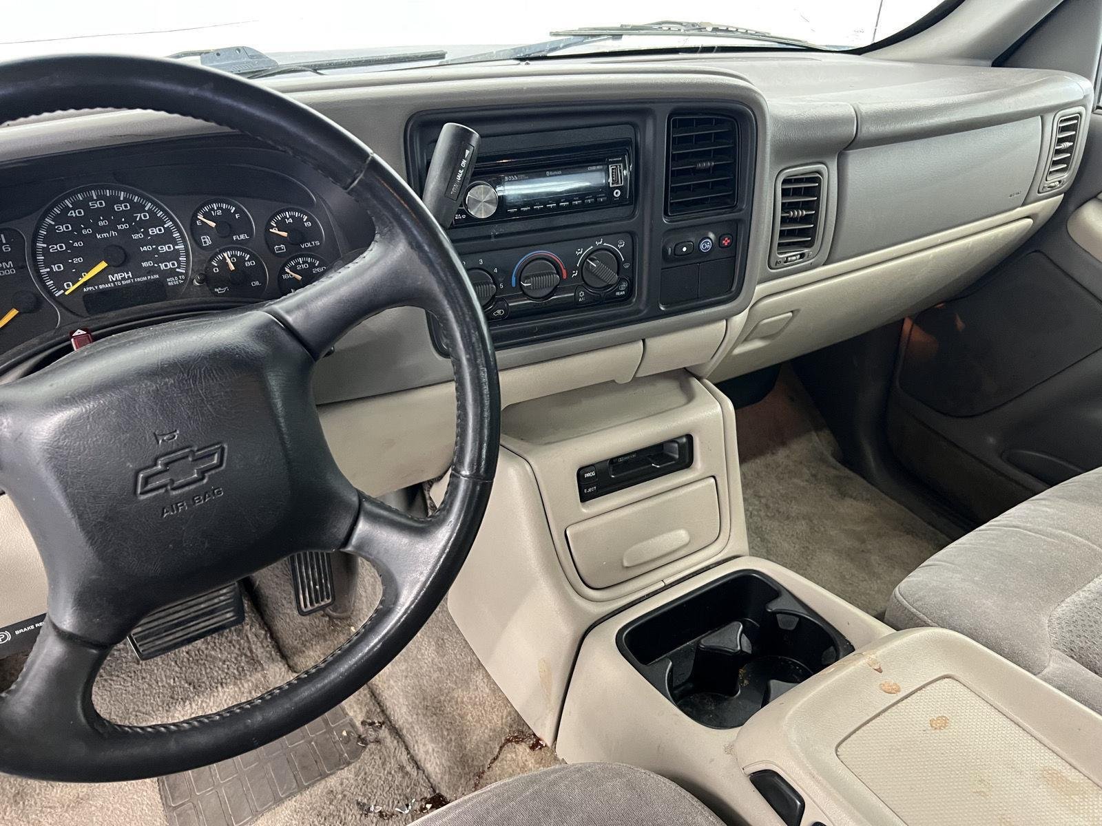 2001 Chevrolet Suburban Base - Photo 18