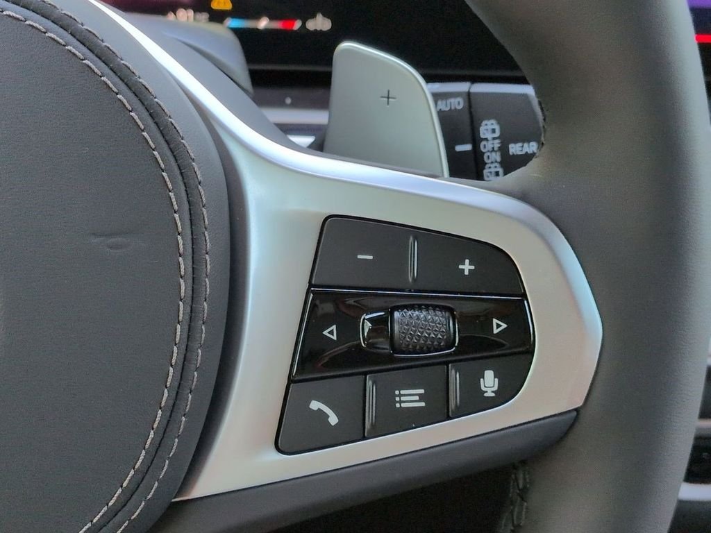 New 2026 Black Sapphire Metallic BMW xDrive40i image 27