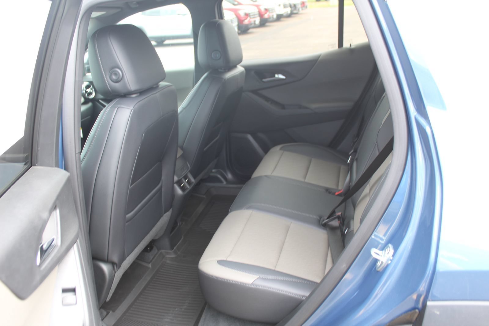 New 2027 Lakeshore Blue Metallic Chevrolet LT image 9
