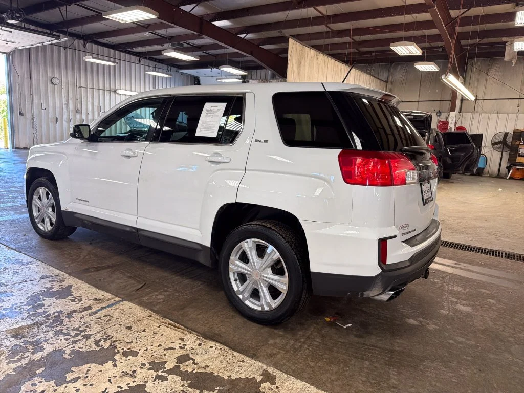 Used 2017 White GMC SLE-1 image 3