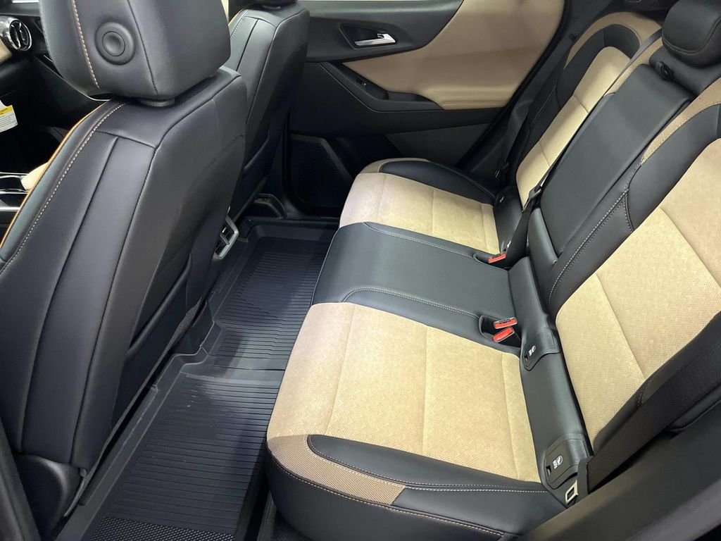 New 2027 Mosaic Black Metallic Chevrolet ACTIV image 13