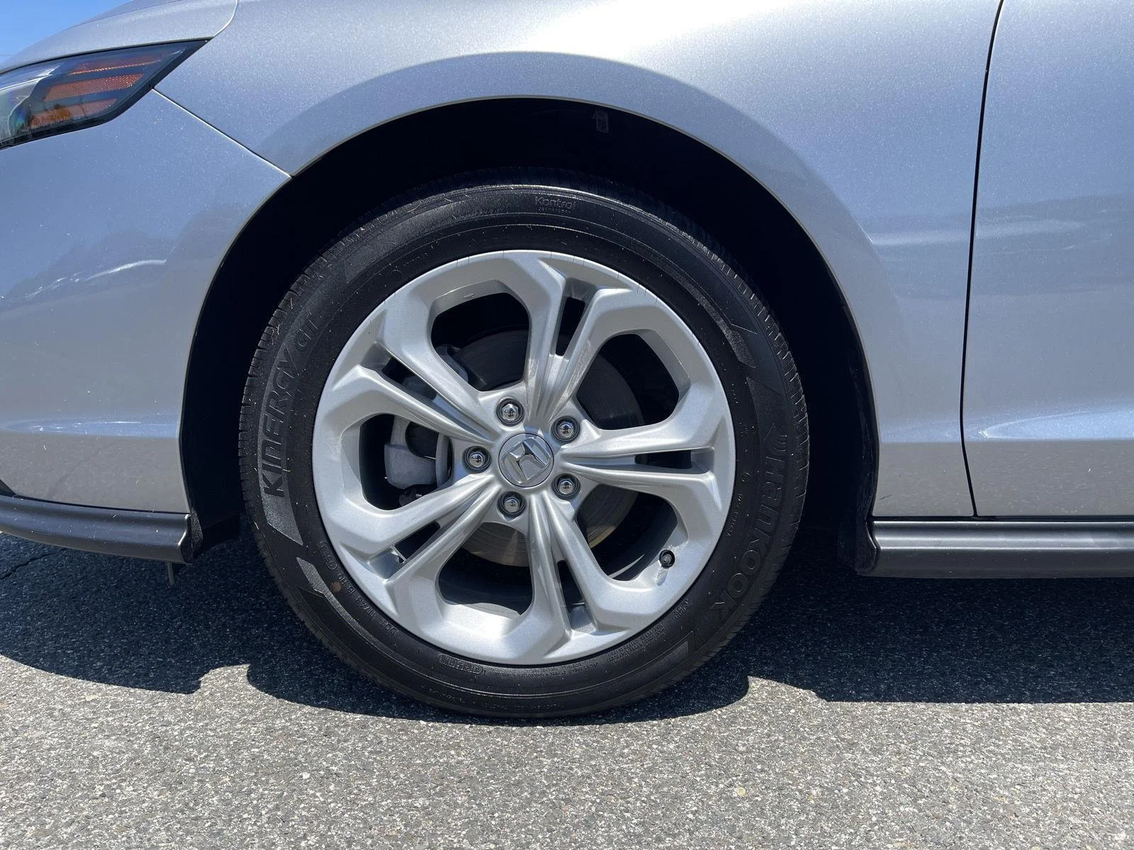 Used 2023 Lunar Silver Metallic Honda LX image 22
