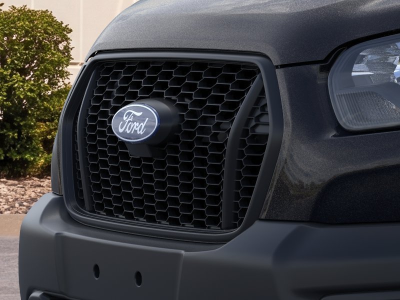 New 2026 Agate Black Metallic Ford Base image 17