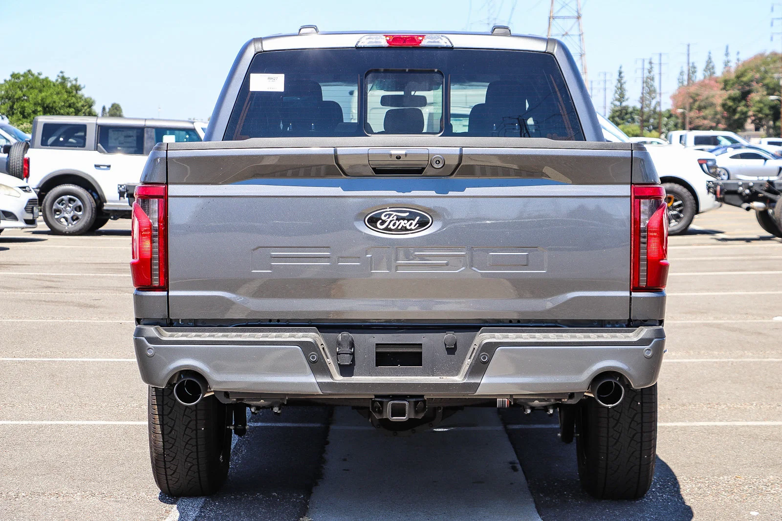 New 2026 Carbonized Gray Metallic Ford XLT image 7