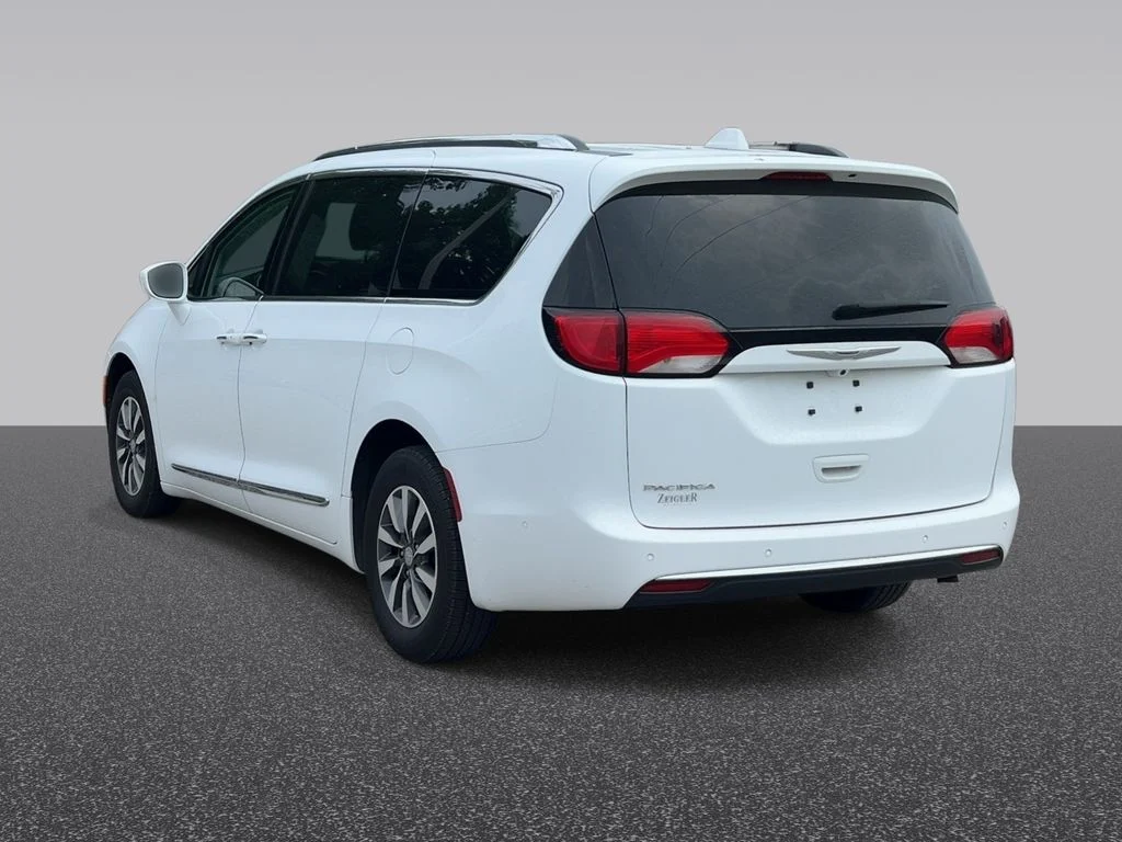 Used 2020 White Chrysler Touring L Plus image 4