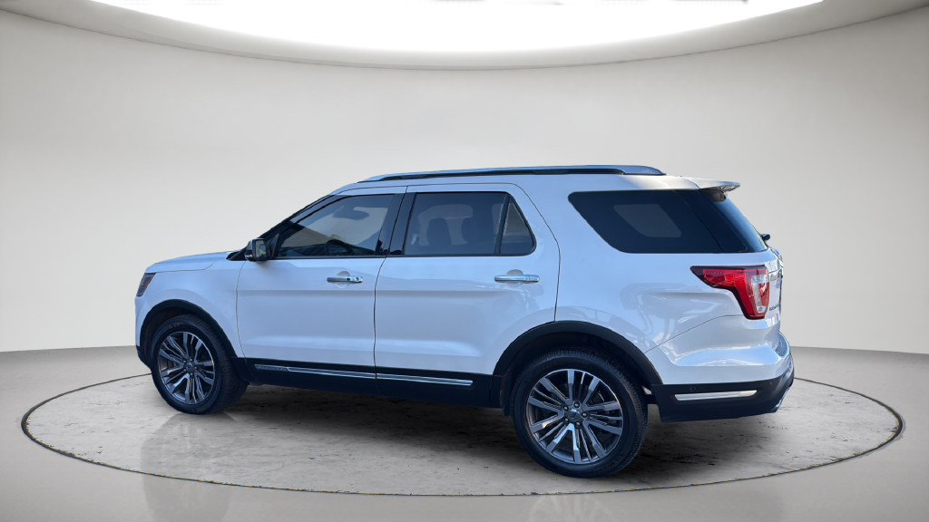 Used 2019 White Platinum Clearcoat Metallic Ford Platinum image 11
