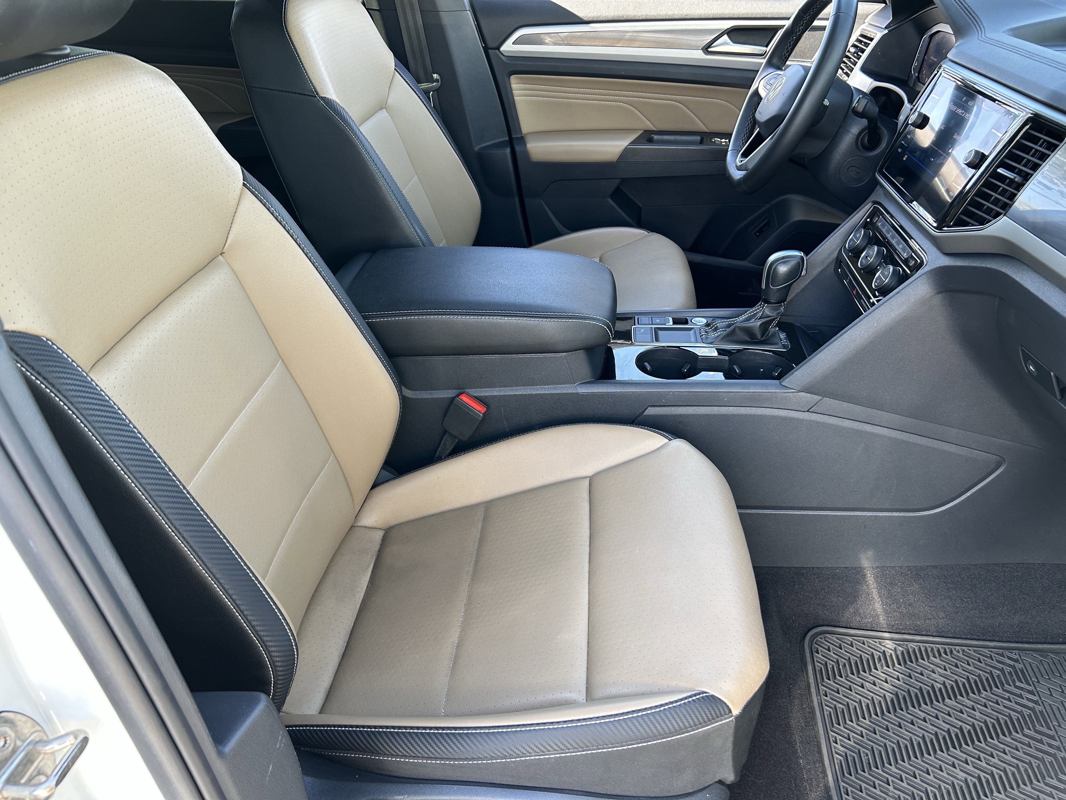 Used 2023 Pure White Volkswagen 2.0T SE w/Technology image 9