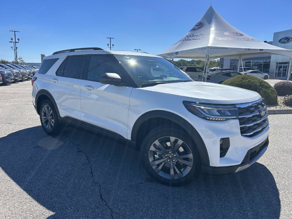 New 2027 Star White Metallic Tri-Coat Ford Active image 2