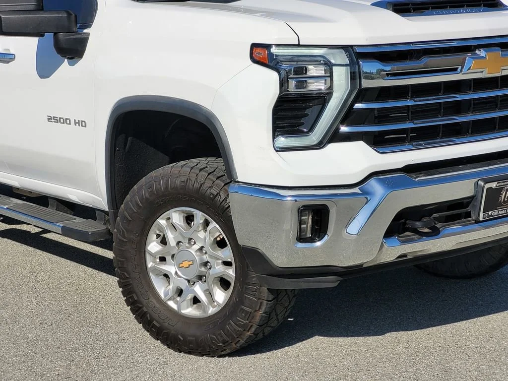 Used 2024 Summit White Chevrolet LTZ image 9