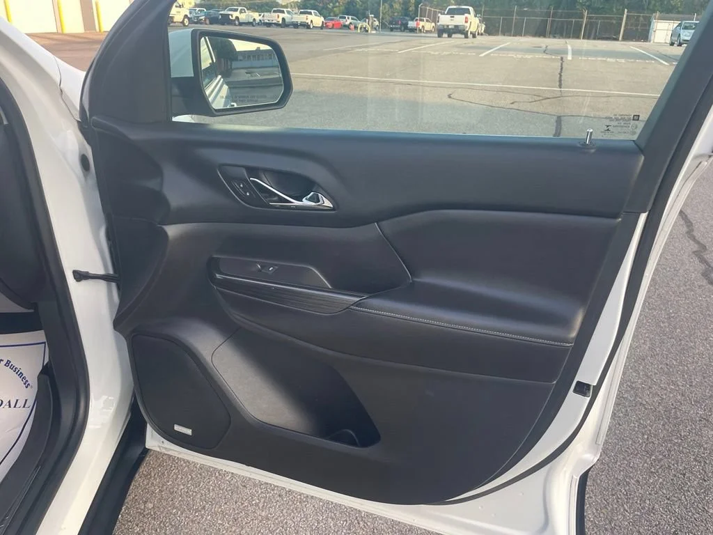 Used 2017 SUMMIT WHITE GMC SLT image 16