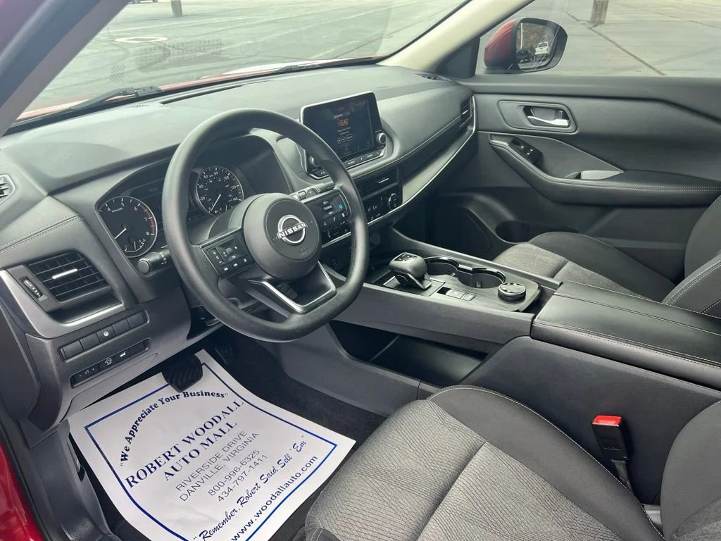 Used 2024 Scarlet Ember Nissan SV image 18