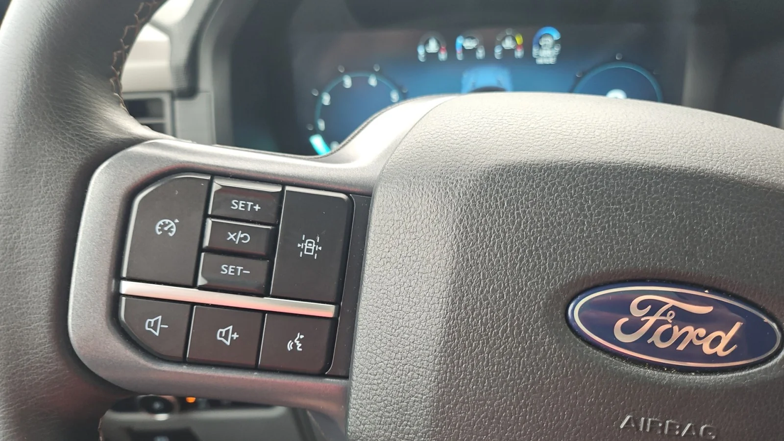 Used 2025 Light Blue Clearcoat Metallic Ford XLT 4WD image 16