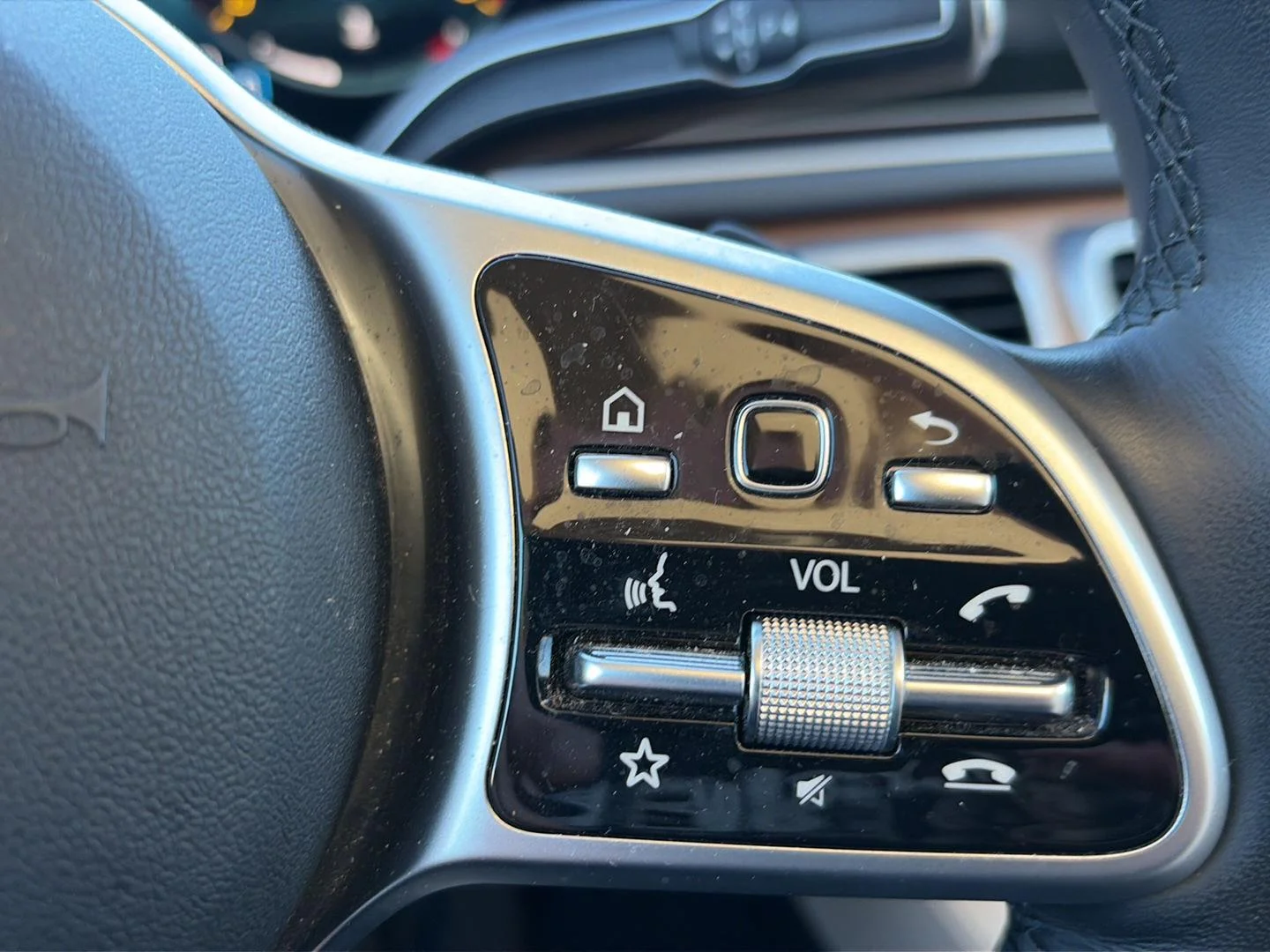 Used 2023 Selenite Grey Metallic Mercedes-Benz GLE 350 image 16