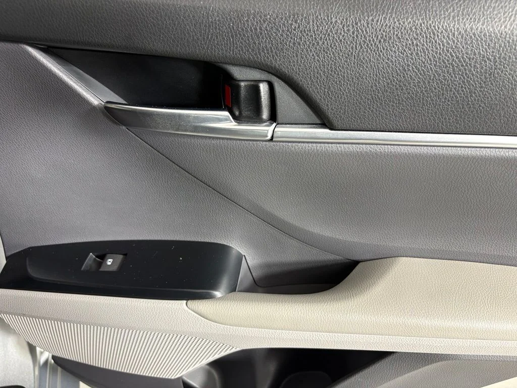 Used 2020 Silver Toyota LE image 15
