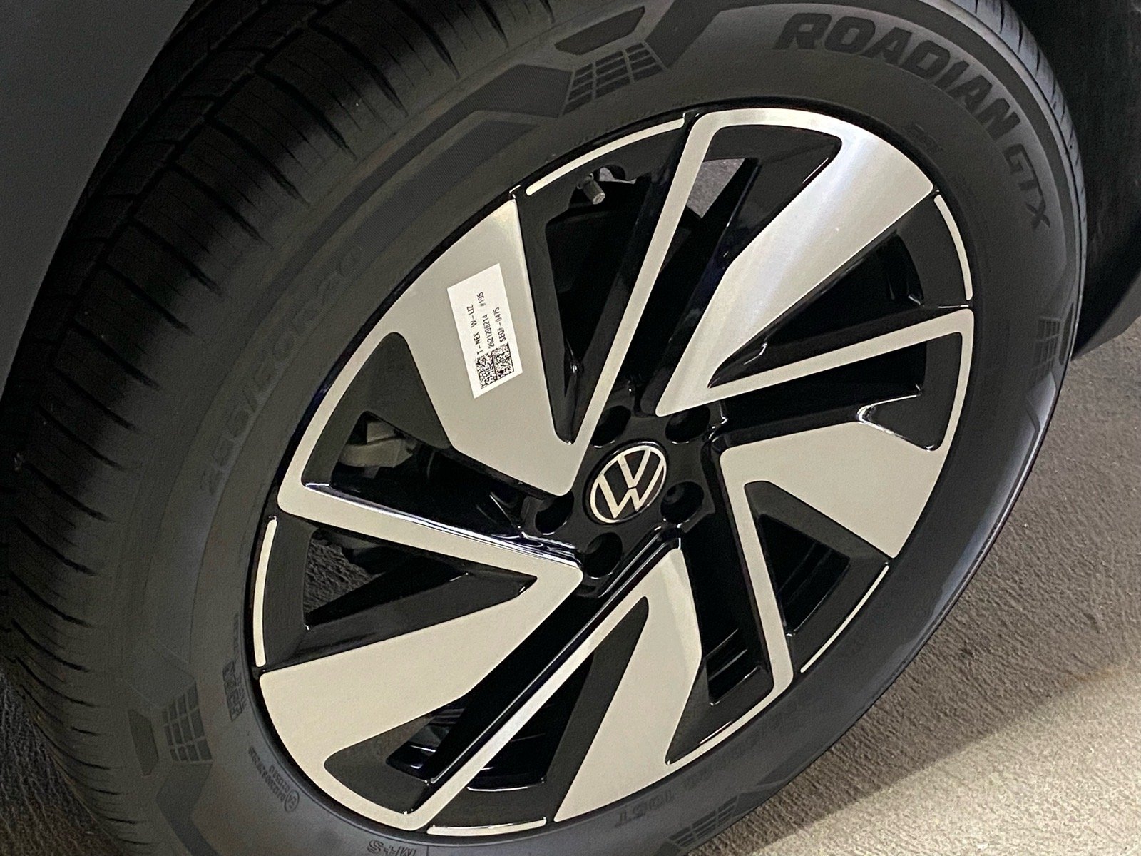 New 2026 Gray Volkswagen 2.0T SE w/Technology image 13