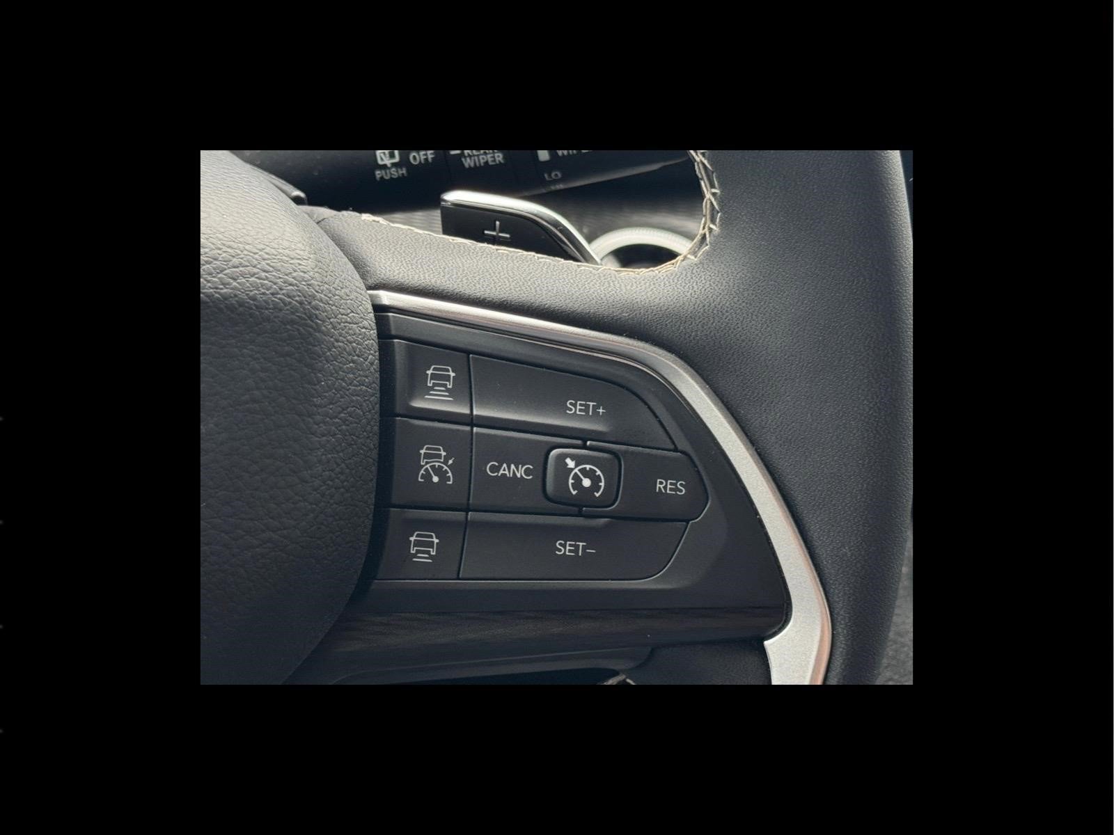 Used 2025 Diamond Black Crystal Pearlcoat Jeep Laredo X image 14