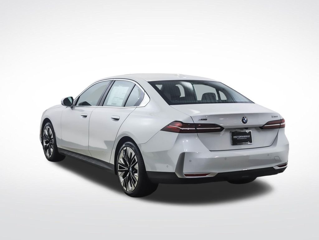Used 2026 White Metallic BMW 530i xDrive image 3