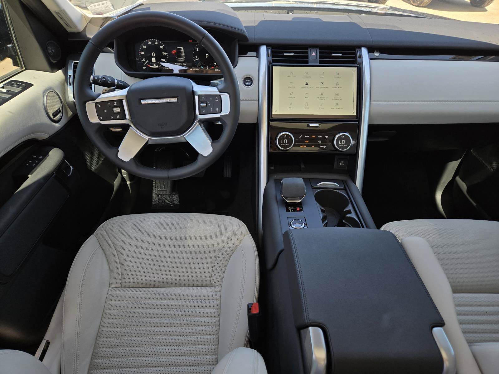 Used 2025 Black Land Rover S image 35