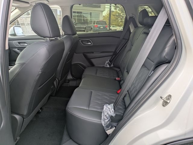 2026 Nissan Rogue Platinum - Photo 6